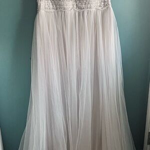 Elegant White Wedding Dress